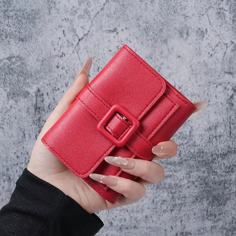 Portafoglio corto da donna di  - Wallets recensione e prezzo