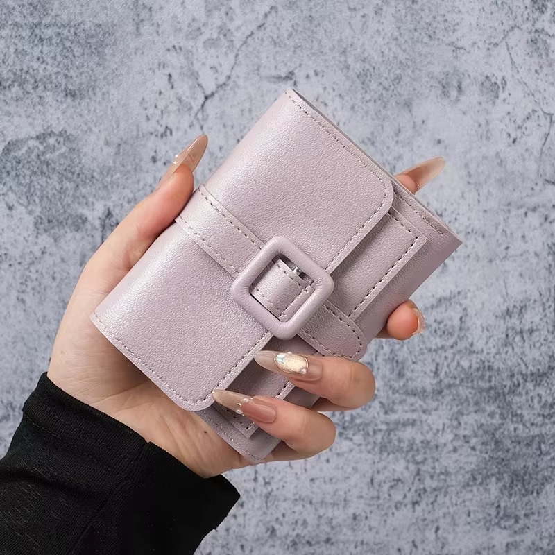 Portafoglio corto da donna di  - Wallets recensione e prezzo